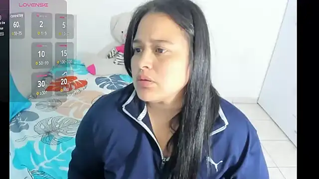 Atenea 19  online show from 06-18-26, 01:04
