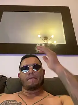 HOTB0Y18 online show from 05-26-26, 06:44