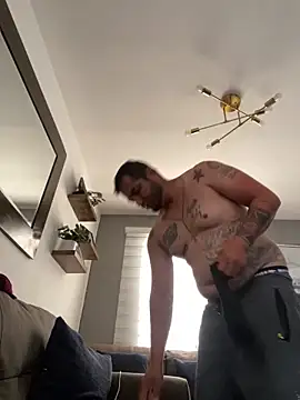 HOTB0Y18 online show from 06-18-26, 06:57