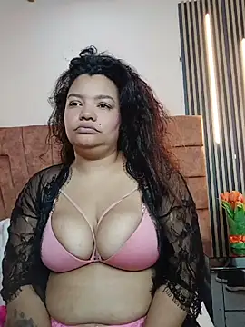Snapshot of Lara_Seduce chatting on 05-26-26, 01:37 Lara Seduce online show from 05-26-26, 01:37