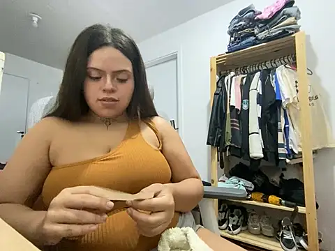 Snapshot of juel1sa chatting on 03-28-26, 04:35 juel1sa online show from 03-28-26, 04:35