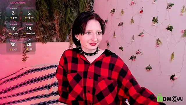Snapshot of Kira__Cutie chatting on 06-11-26, 08:17 Kira Cutie online show from 06-11-26, 08:17