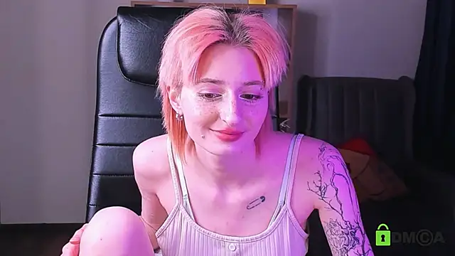 Kira  Cutie online show from 04-21-26, 09:10