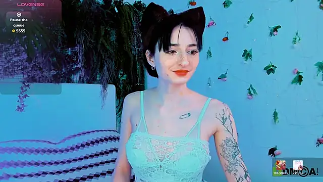Snapshot of Kira__Cutie chatting on 05-23-26, 10:20 Kira Cutie online show from 05-23-26, 10:20