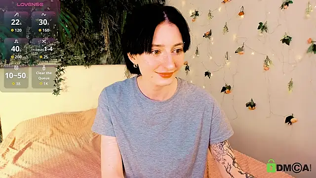 Snapshot of Kira__Cutie chatting on 05-28-26, 09:21 Kira Cutie online show from 05-28-26, 09:21