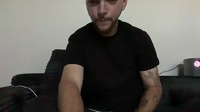 Snapshot of dommydom7177 chatting on 07-01-26, 02:17 dommydom7177 online show from 07-01-26, 02:17