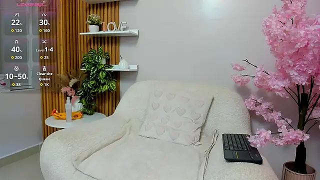Snapshot of Maiasweet_ chatting on 03-29-26, 02:24 Maiasweet online show from 03-29-26, 02:24