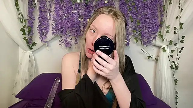 Snapshot of ElfGirlAna chatting on 03-26-26, 03:43 ElfGirlAna online show from 03-26-26, 03:43