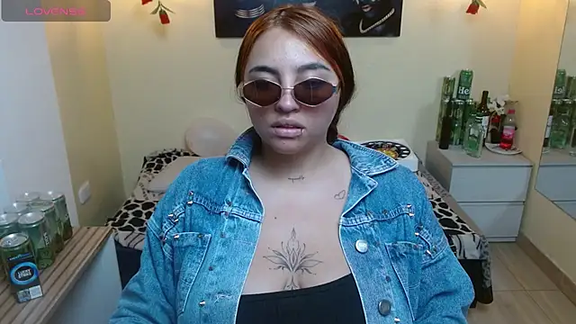 Miley Clarck online show from 05-02-26, 01:27