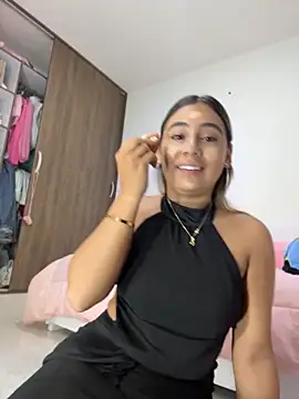 Snapshot of MelodyRey__ chatting on 05-17-26, 01:49 MelodyRey online show from 05-17-26, 01:49