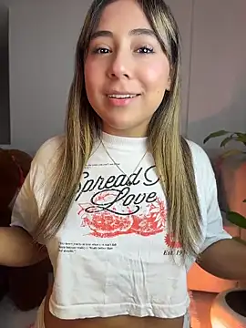 Snapshot of MelodyRey__ chatting on 04-18-26, 12:57 MelodyRey online show from 04-18-26, 12:57