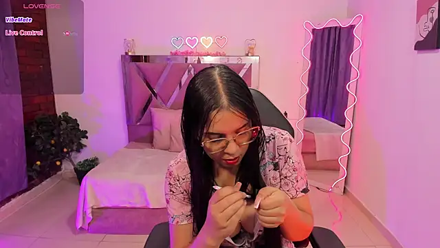 Cristy tay online show from 04-24-26, 12:07