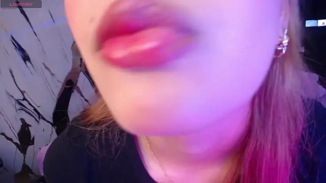 Daniela-hill online show from 04-14-26, 03:11
