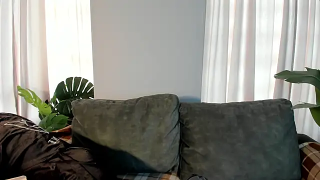 Snapshot of _EmilyRouge_ chatting on 05-12-26, 09:54 EmilyRouge online show from 05-12-26, 09:54