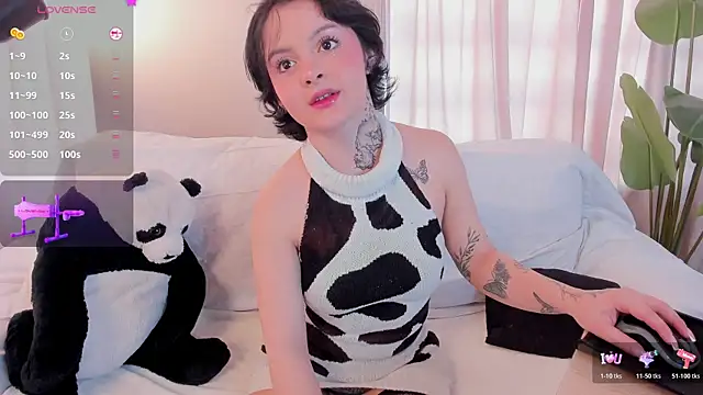 Snapshot of _EmilyRouge_ chatting on 07-14-26, 08:59 EmilyRouge online show from 07-14-26, 08:59