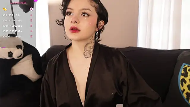 Snapshot of _EmilyRouge_ chatting on 07-09-26, 08:30 EmilyRouge online show from 07-09-26, 08:30