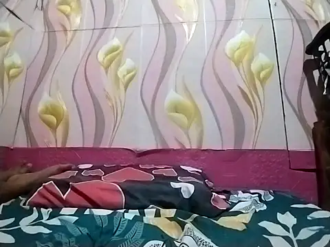 Snapshot of wetsweey chatting on 06-12-26, 05:10 wetsweey online show from 06-12-26, 05:10