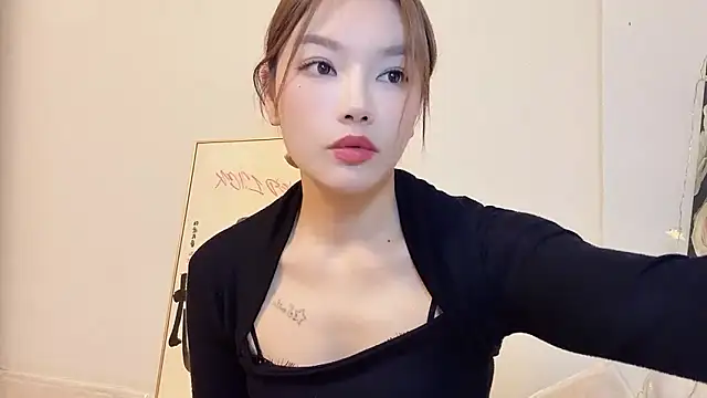Snapshot of leilei998 chatting on 04-03-26, 02:45 leilei998 online show from 04-03-26, 02:45