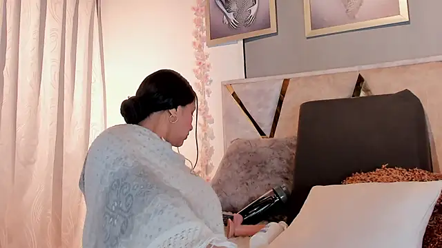 Mrs Daniels online show from 04-07-26, 12:34