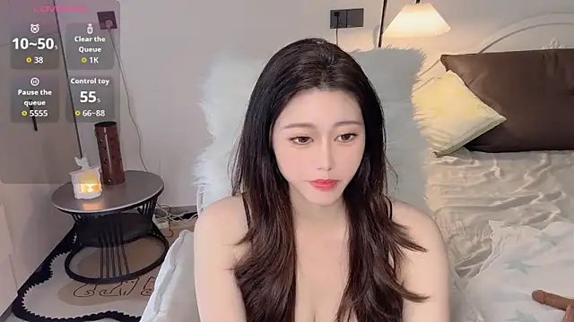 Snapshot of Siren_M chatting on 05-31-26, 02:28 Siren M online show from 05-31-26, 02:28