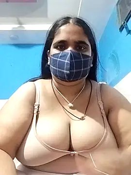 Snapshot of MoonlightMira chatting on 07-15-26, 07:15 MoonlightMira online show from 07-15-26, 07:15