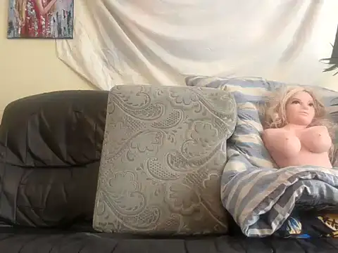 Useless Wanker online show from 05-26-26, 10:57