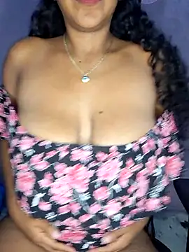 Snapshot of emily_fox01 chatting on 07-11-26, 03:07 emily fox01 online show from 07-11-26, 03:07