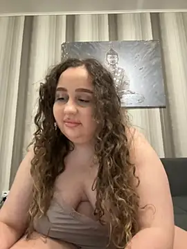 Snapshot of CurlyMaddie chatting on 04-08-26, 05:58 CurlyMaddie online show from 04-08-26, 05:58