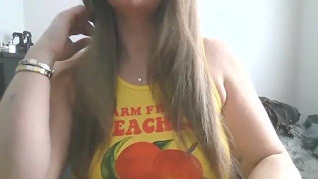 Snapshot of Goddess-GraceX chatting on 04-15-26, 04:33 Goddess-GraceX online show from 04-15-26, 04:33