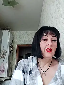 HelgaDennis online show from 04-17-26, 04:15