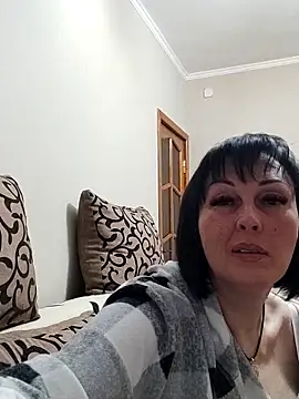 HelgaDennis online show from 04-21-26, 05:41
