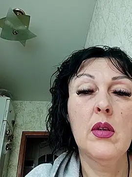 HelgaDennis online show from 04-27-26, 04:10