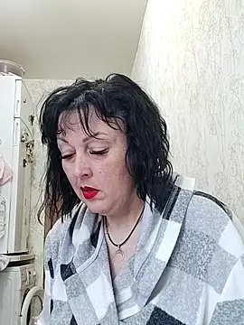 Snapshot of HelgaDennis chatting on 05-15-26, 04:54 HelgaDennis online show from 05-15-26, 04:54