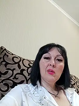 Snapshot of HelgaDennis chatting on 06-15-26, 04:23 HelgaDennis online show from 06-15-26, 04:23