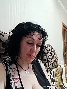 Snapshot of HelgaDennis chatting on 05-30-26, 06:02 HelgaDennis online show from 05-30-26, 06:02