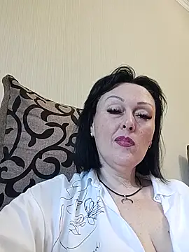 Snapshot of HelgaDennis chatting on 06-16-26, 05:40 HelgaDennis online show from 06-16-26, 05:40