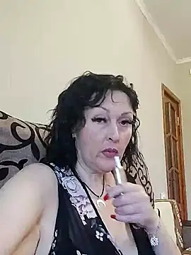 Snapshot of HelgaDennis chatting on 06-27-26, 05:24 HelgaDennis online show from 06-27-26, 05:24