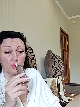 Snapshot of HelgaDennis chatting on 05-21-26, 02:36 HelgaDennis online show from 05-21-26, 02:36