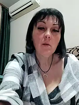 HelgaDennis online show from 04-23-26, 08:32