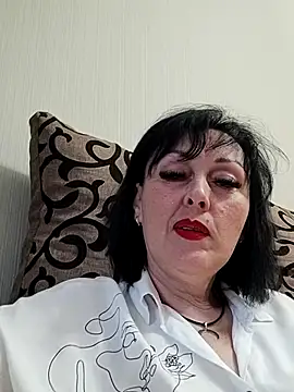 Snapshot of HelgaDennis chatting on 06-01-26, 05:45 HelgaDennis online show from 06-01-26, 05:45