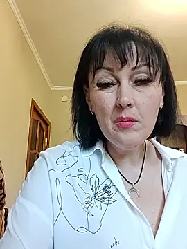 Snapshot of HelgaDennis chatting on 05-29-26, 05:46 HelgaDennis online show from 05-29-26, 05:46