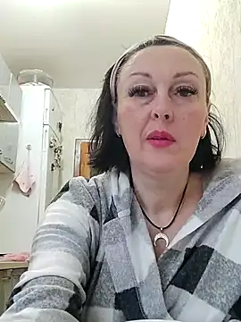 HelgaDennis online show from 05-08-26, 03:43