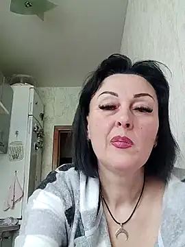 HelgaDennis online show from 04-18-26, 08:38