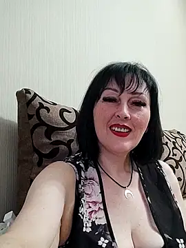 Snapshot of HelgaDennis chatting on 05-28-26, 05:41 HelgaDennis online show from 05-28-26, 05:41