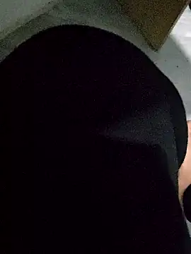 Snapshot of ninicawax chatting on 03-23-26, 04:45 ninicawax online show from 03-23-26, 04:45