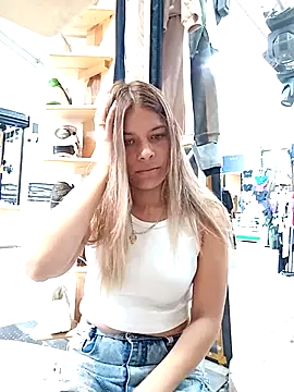 alanna6950 online show from 04-15-26, 04:22