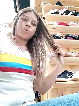 alanna6950 online show from 03-26-26, 04:49