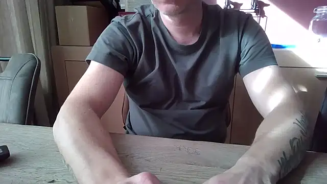 Essie deLona online show from 03-20-26, 02:40