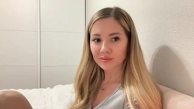 Snapshot of NensySafrons chatting on 03-23-26, 04:40 NensySafrons online show from 03-23-26, 04:40