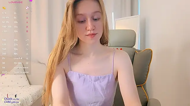Snapshot of mowalova chatting on 05-19-26, 04:52 mowalova online show from 05-19-26, 04:52